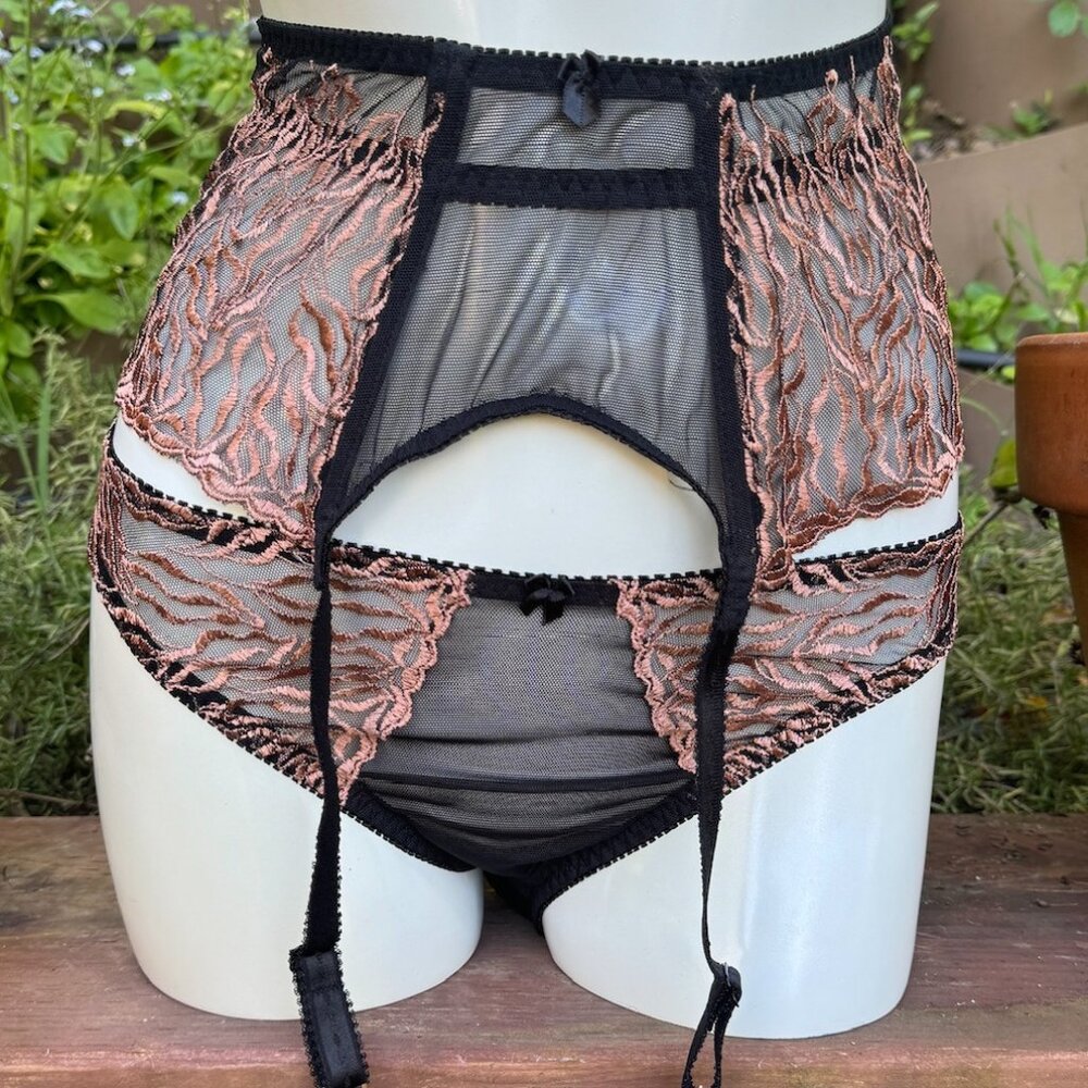 Victoria's Secret Suspender Garter Belt + Panty Lingerie Set Small
